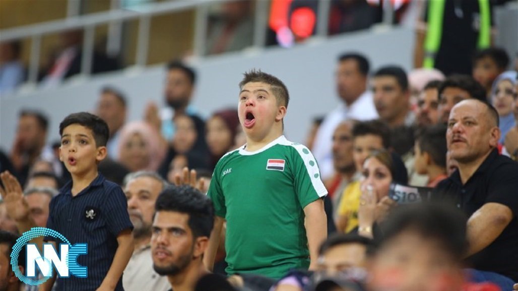 في مباراة العراق واليمن الطفل حسين يخطف الانظار