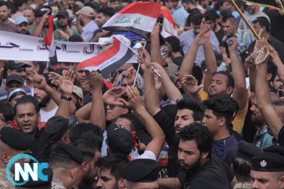 انطلاق تظاهرة في منطقة الامين وقطع عدد من الطرق الرئيسة في بغداد