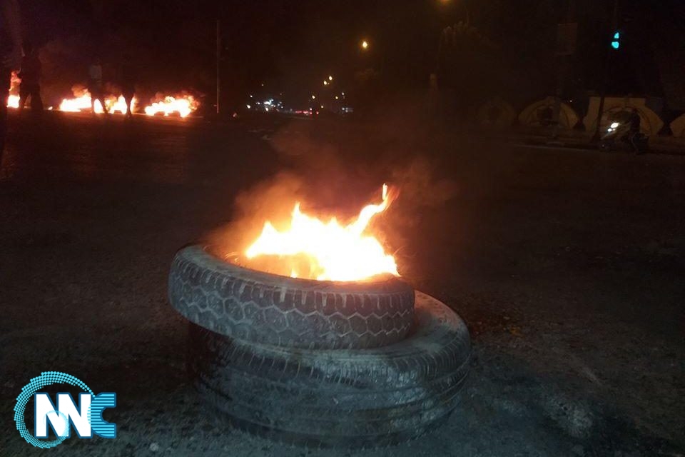 بالصور: حرق مبنى محافظة ذي قار احتجاجا على عودة الدخيلي لمنصب المحافظ