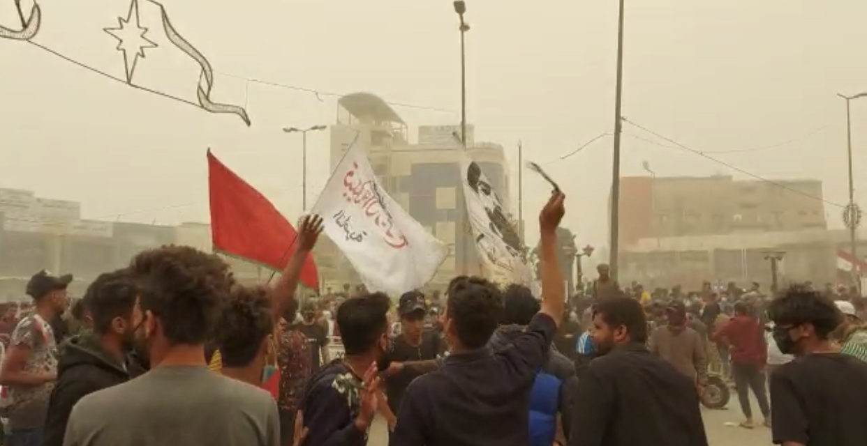 بالفيديو.. تجمع العاصفة ومتظاهري ذي قار بساحة الحبوبي