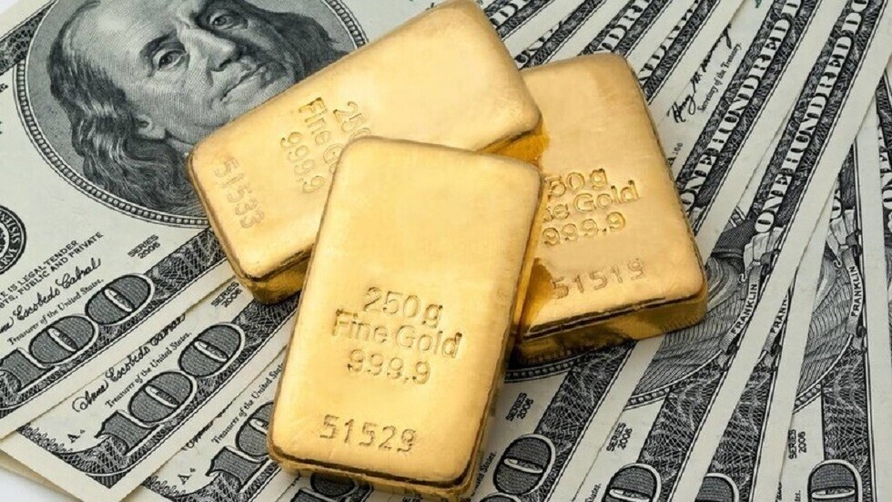 نزول أسعار الذهب متأثرة باستقرار الدولار