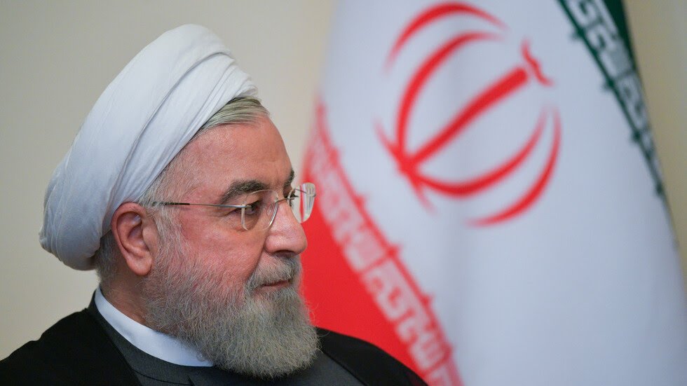 إيران.. البرلمان يصوت على اتهام روحاني بانتهاك الدستور
