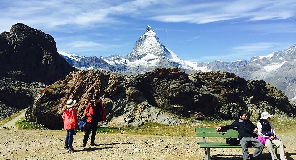 سويسري محب للمشي يغالب مرض الشلل الرعاش ويخطط لتحد جديد