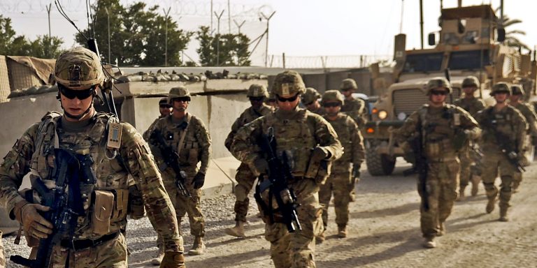 طالبان تدعو امريكا لسحب قواتها من أفغانستان وتتعهد بعدم مهاجمتها