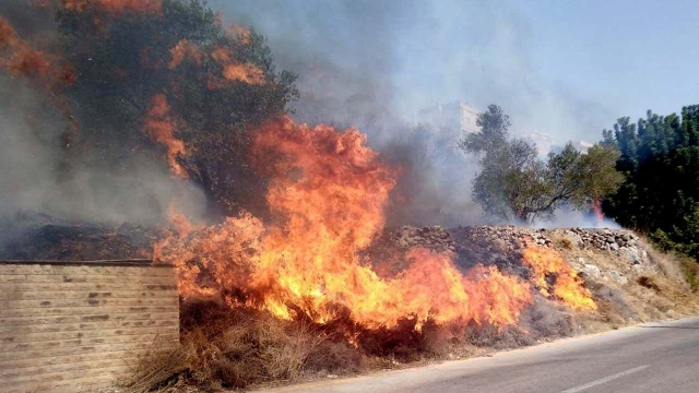 اخماد حريق اندلع في “خيام” بالطمر الصحي بتكريت