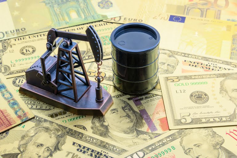 المالية النيابية تقترح اعتماد 55 دولاراً لبرميل النفط بموازنة 2022