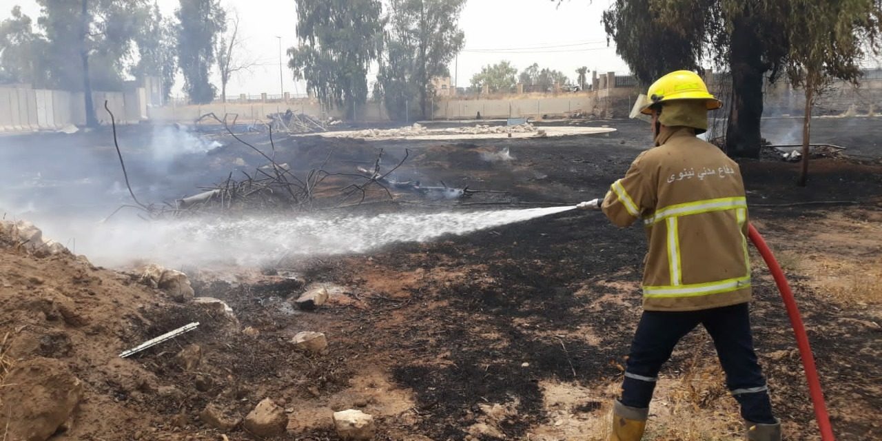 الدفاع المدني تكافح حريقاً بمجمع القصور الرئاسية بالموصل (صور)‏