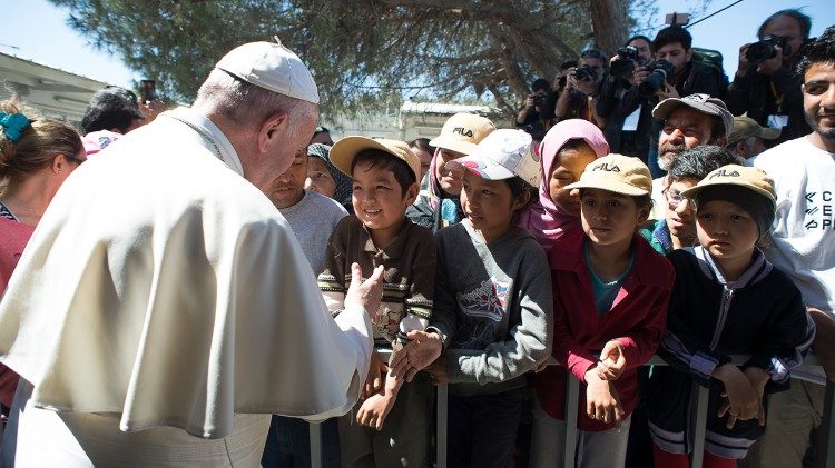 في يومهم العالمي: البابا يدعو لمساعدة المهاجرين واللاجئين على بدء حياة جديدة