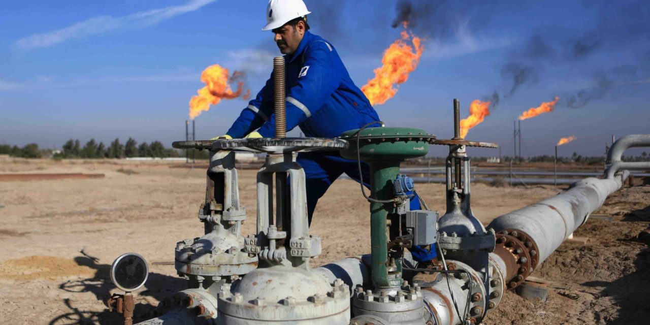 النفط يقلص مكاسبه بعد زيادة كبيرة في المخزونات الأمريكية